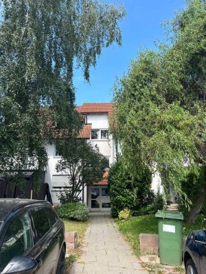 Großzügige 4-Raum-Wohnung mit Terasse und Gartennutzung