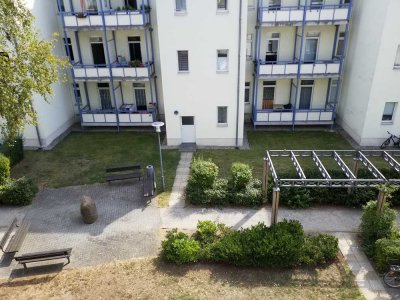 Schöne, helle 2 Raum Wohnung mit Balkon