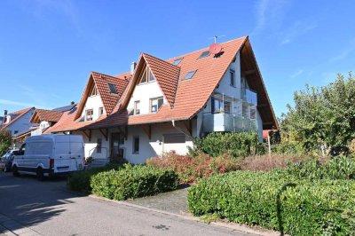 Moderne und zentral gelegene
3 1/2-Zi.-Maisonette-ETW im 1. u. 2. DG mit Kaminofen