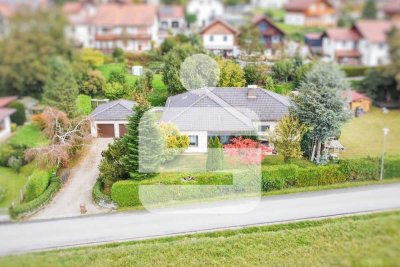 Raum für Visionen: Bungalow mit Einliegerwohnung und großzügigem Grundstück in Pleinting