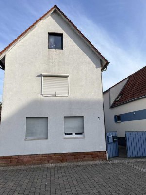 *provis.frei* 4 Zi Maisonette Eigentumswohnung 111 m2 mit Hof- und Gartenanteil (Wohnen wie im Haus)