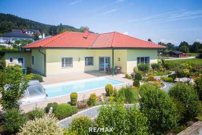 Ihr neues Zuhaue: Stilvoller Bungalow mit Pool und Traumgarten