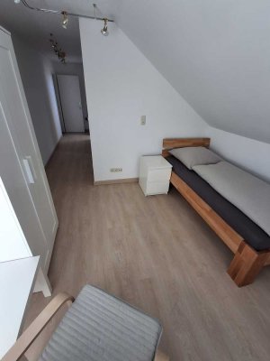 Möblierte  1-Zimmer-DG-Wohnung in Edingen-Neckarhausen