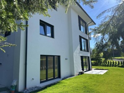 Exklusives Wohnparadies: Traumhafte 4-Zimmer Terrassenwohnung – Kernsaniert mit atemberaubendem Bergblick in ruhiger Lage!