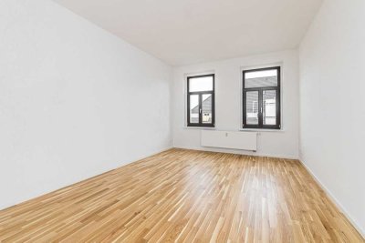 Vor kurzem renoviert: Großzügige 3-Zimmer-Altbauwohnung mit Süd-Balkon und modernem Bad