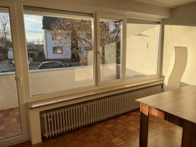 Helle lichtdurchflutete 2-Zimmer-EG-Wohnung mit Balkon und EBK in Nördlingen