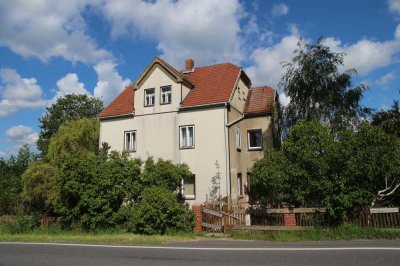 Günstiges 8-Zimmer-Mehrfamilienhaus in Pockau-Lengefeld Pockau