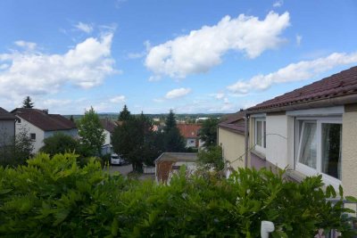 Sonnig und ruhig: 3-Zimmer-DG-Wohnung mit großer Terrasse und weitem Blick in Ravensburg