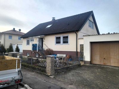 Gepflegtes freistehendes Haus in sehr ruhiger Lage