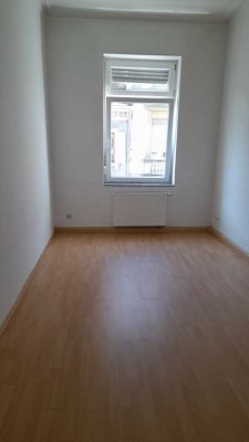 Schöne helle 4-Zimmer-Wohnung in Karlsruhe