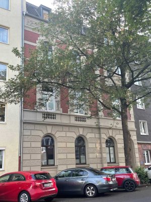 Attraktive sanierte 2-Zimmer-Wohnung mit Balkon in einem Baudenkmal