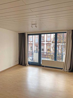 POCHERT IMMOBILIEN - Schönes teilmöbliertes 1-Zimmer-Apartment in KL-City / Nähe Hauptbahnhof