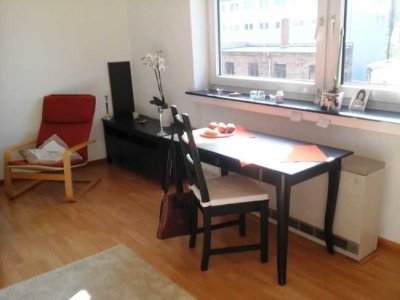 renoviertes 1 Zimmer- Appartement mit kleiner Pantry, nur 10 Fußminuten zur Uni