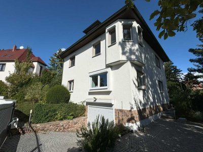 - Derzeit   r e s e r v i e r t - Sanierte Villa auf parkähnlichem Grundstück in Halle-Kröllwitz