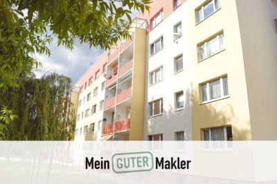 Familienfreundliche Anlage: gepflegte 3 Raum Wohnung mit Loggia zentral in Bad Düben