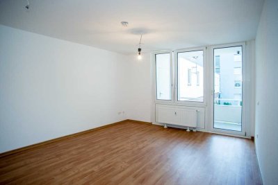 ** TRAUMWOHNUNG ** sanierte 2-Zimmerwohnung mit Loggia