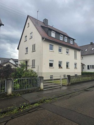 DREIFAMILIENHAUS - BELIEBTE WOHNLAGE - RUHIG - IN WENIGEN MINUTEN IN DER STADTMITTE UND DEN BAHNHOF