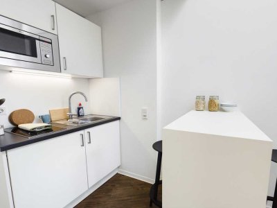 DIE ZIMMEREI | Großes + helles Apartment im 5. Stock in beliebter Lage, möbliert | XL Bude