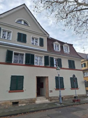 Großzügig sanierte 4 Zimmer Wohnung - ohne Balkon -