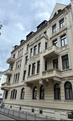 Wunderschöne 4 Zimmer Stilaltbauwohnung in top Lage von Wiesbaden *zum 01.12.2024 beziehbar*