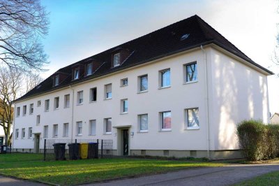 Helle 2-Raum-Wohnung im Erdgeschoss mit großer Wohnküche  und geräumigen Balkon