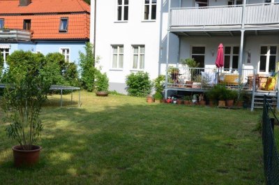 ERDGESCHOSSWOHNUNG MIT 4 ZIMMER UND GARTEN