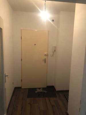 Schöne 3-Zimmer-Wohnung mit Balkon und Einbauküche in Laatzen