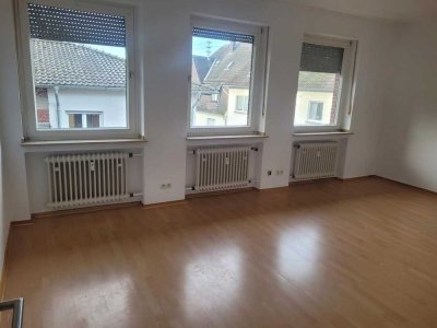 Schöne und gepflegte 2-Raum-Wohnung in Altenkirchen