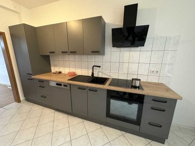 Zentrale 4-Raum-Maisonette-Wohnung mit neuer Einbauküche