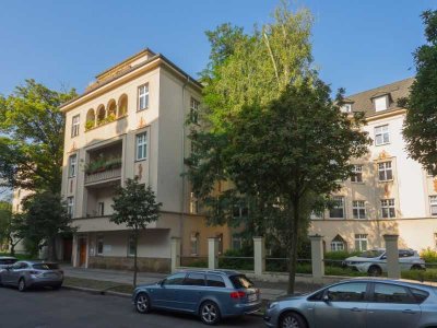 Traum Dachgeschosswohnung mit Terrasse / Maisonettestil