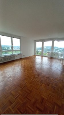 Ansprechende lichtdurchflutete 3-Zimmer-Wohnung mit Balkon Terrasse und Panoramablick in Wetzlar barrierefrei 10 min. fußläufig zur Stadt von privat zum Verkauf