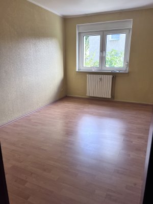 Wohnung 50qm 2,5 Zimmer Wohnzimmer,Schlafzimmer, große Küche, Badezimmer mit Dusche