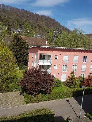 Moderne 4-Zimmer-Wohnung mit Balkon, Personenaufzug und Tiefgaragenstellplatz in attraktiver Lage