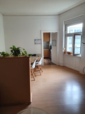 3 Zimmer WG Schöne, helle Zimmer, zentrale Lage in Karlsruhe Süd