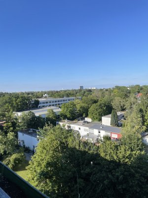 Vollmöbliertes WG-Zimmer im 7.OG: Panorama-Blick über Solln, gute Einkaufsmöglichkeiten & gute Anbindung!