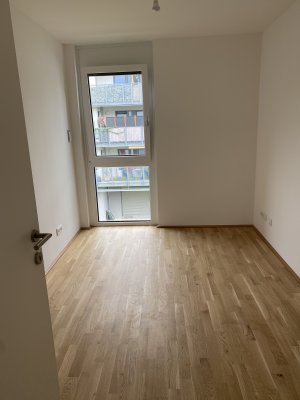 Zimmer mit 11 m² und Zimmer mit 13 ² in 3er WG in ruhiger Lage