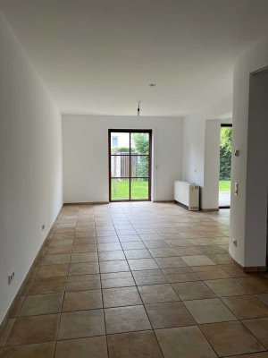 Helle Wohnung mit fünf Zimmern, Balkon und Garten in Meckenheim