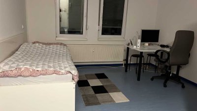 Nachmieter/in für Zimmer im Studierendenwerk gesucht ab Anfang / Mitte Juni, im Notfall auch früher