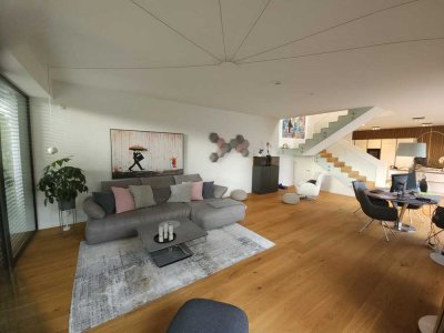 Exklusiv! Penthouse-Maisonette möbliert in ruhiger Lage