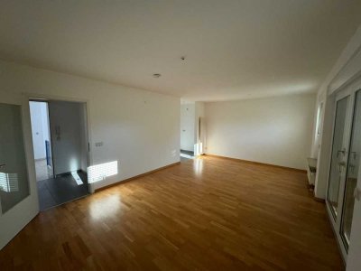 1-Zimmer-Wohnung mit Balkon, Garage und Keller in ruhiger Lage zu verkaufen