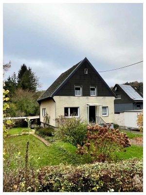 *** Freistehendes Einfamilienhaus mit Potenzial in Overath ***