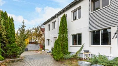 Einzigartige DG-Wohnung mit Luxusausstattung, Wellnessbereich & großzügigem Außenbereich (ca. 80m²)