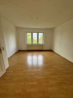 Helle Großzüge 3-Raum Wohnung mit Balkon