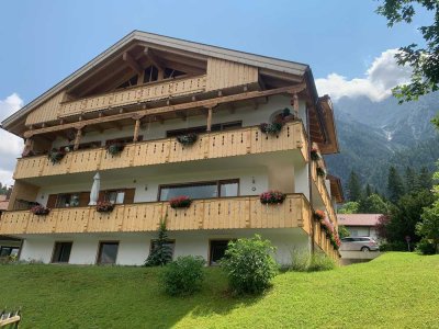 Helle, sonnige Wohnung mit großem Süd- und Westbalkon