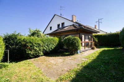 Charmante bezugsfreie Doppelhaushälfte mit Einliegerwohnung, Garten und Garage