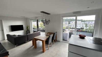 *** Exklusive helle Dachgeschosswohnung mit großer Terrasse und Weitblick ***