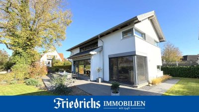 Modernes Architektenhaus mit Carport und Terrasse in ruhiger Wohnlage in Kirchhatten / nahe OL