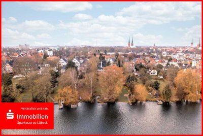 Schöne Erdgeschosswohnung auf großem Wakenitzgrundstück