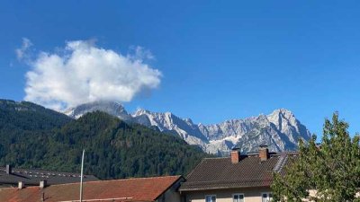 Sonnige, neuwertige 3-Zimmer-Wohnung EBK und traumhaften Balkon