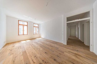 Großzügige 5-Zimmer-Altbauwohnung mit Balkon & moderner Ausstattung – ideal für Familien